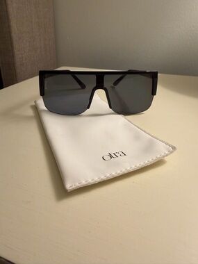 Otra Black Shield Sunglasses - Oversized Flat-Top Women’s Shades